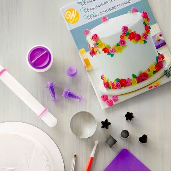Cake 🎂 Decorating Kit - Picture 4 of 6